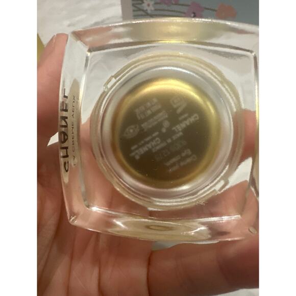 CHANEL Sublimage La Crème Yeux - Picture 7 of 8